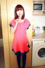 组图：徐子淳暖色写真绽放顽皮笑容