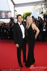 组图：范冰冰艳撑《生命之树》首映 邓文迪夫妇亮相