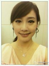 组图：台湾甜美女主播吴宇舒生活照