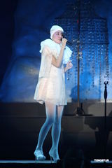 组图：暌违六年王菲小巨蛋开金嗓 演艺圈群星朝圣