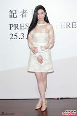 组图：张震郑雨盛亮相短片《三生》记者会