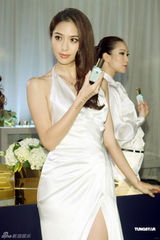 组图：Lisa S台湾做代言 想和白歆惠尝麻辣火锅