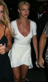 组图：布兰妮甜妞旧照曝光 身材消瘦笑容甜美