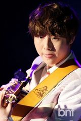 组图：刘承宇出席出道专辑发布尽显可爱魅力