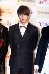 高清组图：韩团2NE1Beast等亮相Melon音乐颁奖礼