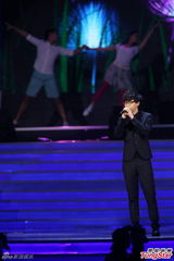 组图：胡夏放歌小巨蛋演绎《那些年》