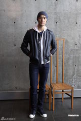 组图：《白色之恋》日本开拍 谢欣颖享受恋情暂不婚