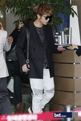 组图：f(x)少女时代Beast等亮相机场展休闲时尚风采