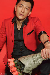 高清图：赵楚仑拍摄红色情人节系列大片