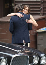 组图：凯拉-奈特利为新片拍摄浪漫吻戏