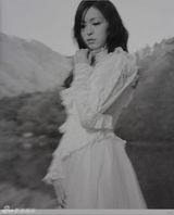 组图：岩佐真悠子性感写真突破尺度