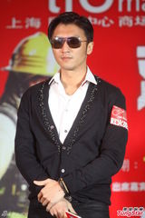 组图：谢霆锋接棒成龙有压力 已报名冲击金像奖