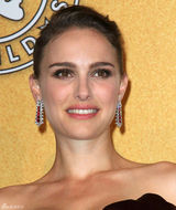 高清组图：娜塔莉-波特曼性感抹胸礼服美艳亮相