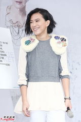 组图：张芸京改版签唱会称个唱想跟韦礼安跳《舞娘》