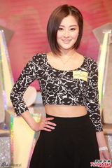 组图：杨诗敏情人节有约 许亦妮信一见钟情