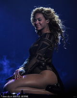 组图：碧昂斯产后首登台热辣开唱