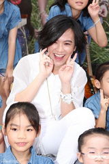 组图：张芸京新造型女人味 传与小煜暧昧粉丝心碎