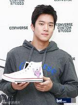 组图：Apink李敏豪等出席某品牌发布会