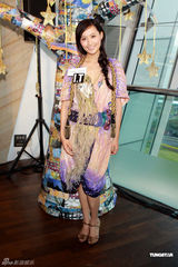 组图：陈法拉琦琦等出席活动 透露圣诞愿望