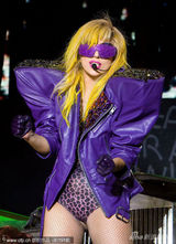 幻灯图集：Lady Gaga芝加哥开唱 经典装扮登场