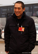 幻灯图：政协会议开幕首日 张艺谋一路小跑到会场