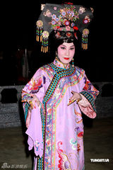 汪明荃否认“女皇病”上身 罗家英力挺笑言无所谓 