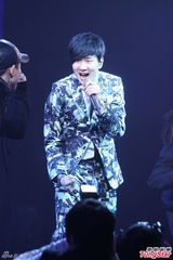 组图：林俊杰获赠超级蛋糕庆出道十周年