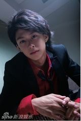 组图：日本新生代演员铃木胜大写真