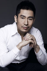 组图：成泰燊最新写真曝光 犀利眼神尽显魅力