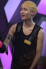 高清组图：EXO《快本》再合体 狼少年卖萌欢乐