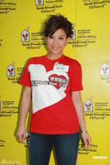 组图：郑融力挺旧爱刘浩龙 称希望大家体谅