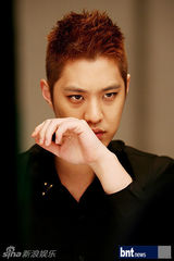 组图：WonderGirl携MBLAQ为韩流文化综合杂志拍写真