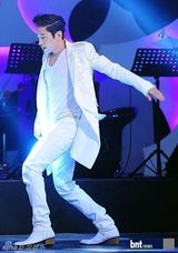 组图：神话Dynamic Duo出演音乐节目《You and I》