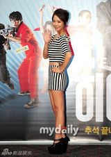 组图：黄仁英申智秀等出席新片《Hero》首映