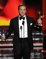 组图：《国土安全》戴米恩-路易斯夺剧情类视帝