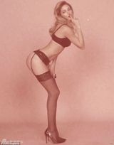 组图：超模杜晨-科洛斯兔女郎旧照性感妩媚