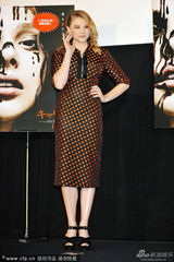 组图：《魔女嘉莉》记者会 科洛波点裙复古迷人