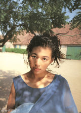 47岁铃木保奈美气质写真 获赞永远的赤名莉香