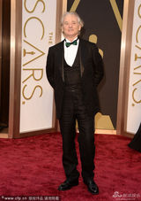 组图：老演员比尔-莫瑞亮相 风骚绿领结