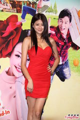 组图：谢欣颖望婚礼简单 袁艾菲驳王心凌是小三