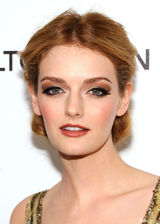 高清组图：超模莉迪亚-赫斯特亮相奥斯卡派对