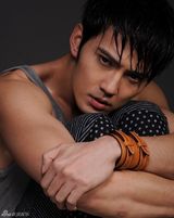 组图：徐正曦写真性感湿身 眼神迷离魅力难挡