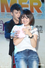 组图：吴克群梁静茹夏日唱响 潘玮柏杨丞琳接棒