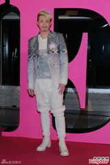 组图：霍震霆出言护郭晶晶 梁烈唯走秀只顾耍帅