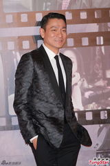 组图：刘德华帅气亮相 与郑秀文再度合作