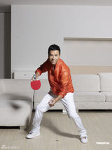 组图：甄子丹三月拍四个广告 收入交给老婆管