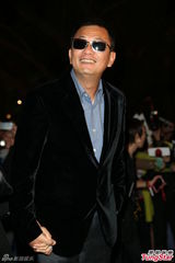 组图：舒淇王家卫现身张震婚礼引骚动