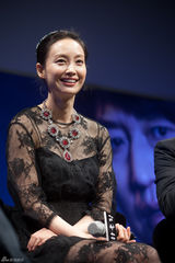 高清图：韩星宋康昊李娜英新片《howling》宣传