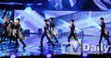 组图：EXO与2PM等唱响亚洲音乐节劲歌热舞