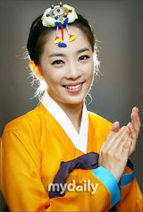 组图：韩星穿韩服拍写真迎中秋 南圭丽(南奎丽)典雅朱元粉嫩